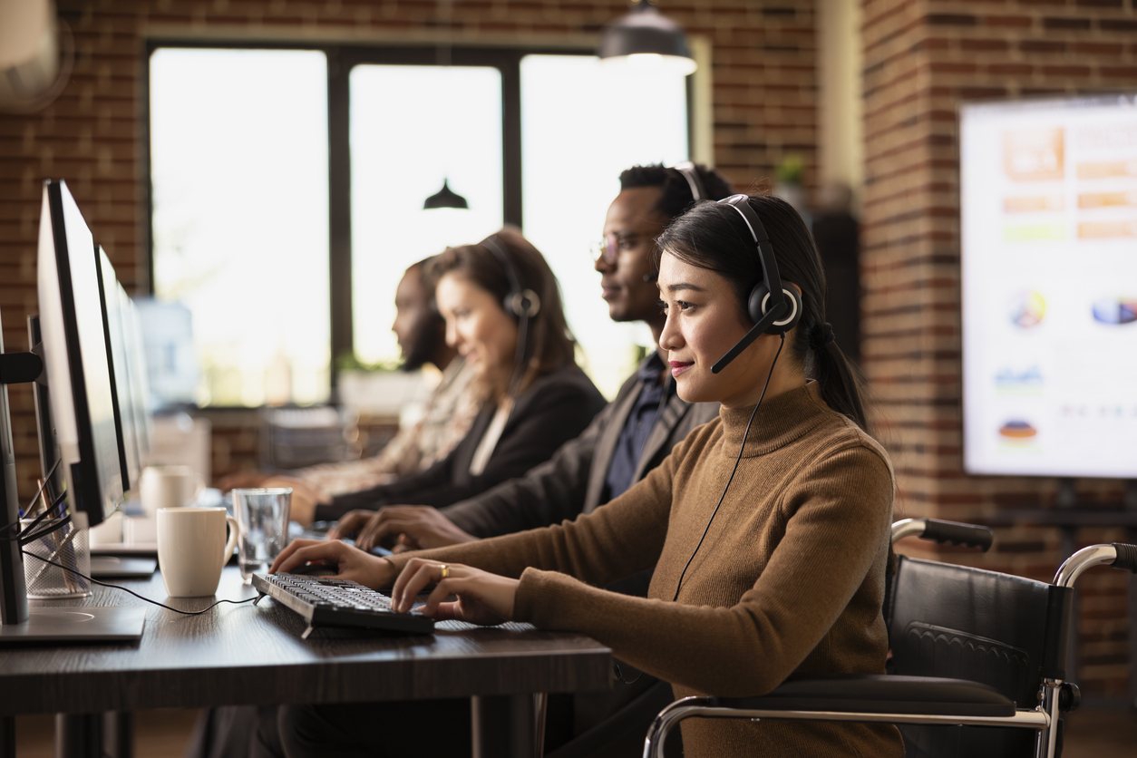 Call Center Staff using 1800 Notify's Agent Assisted IVR